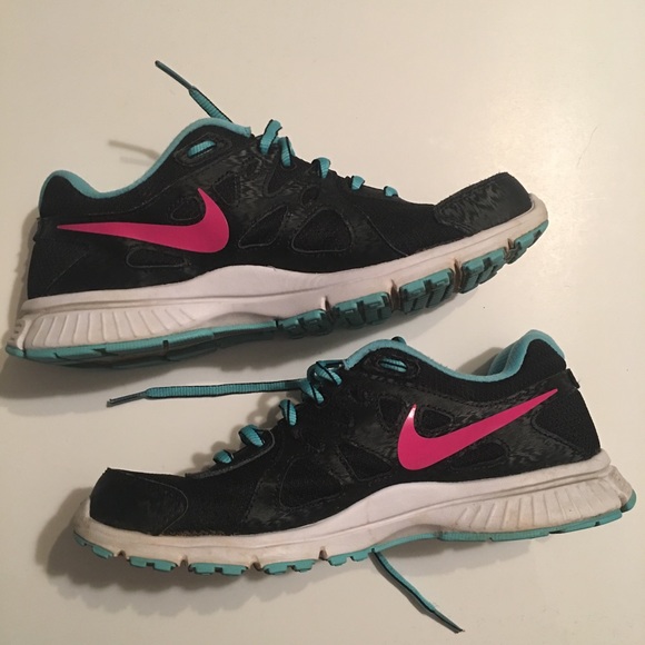 nike revolution 2 blue